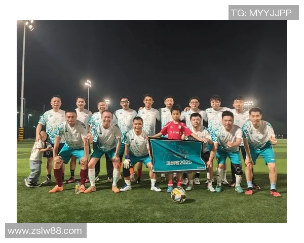 十二号球衣的传奇足球明星们与他们的辉煌故事